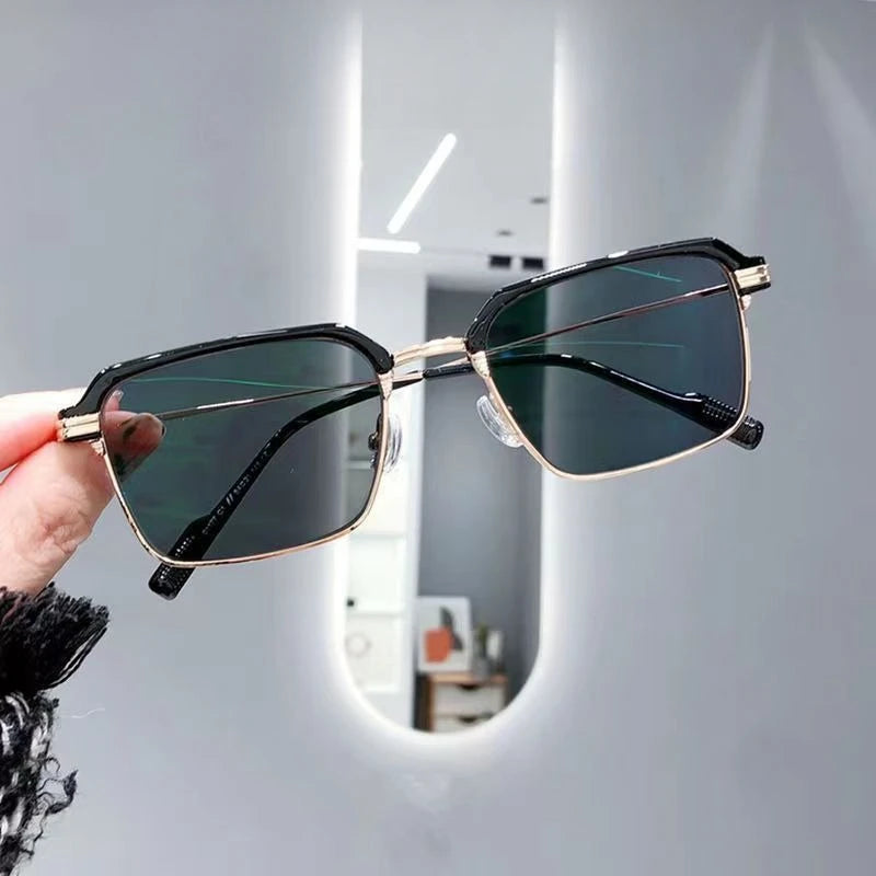 Unisex Photochromic Anti-Radiation Eyeglasses – Vintage Frame