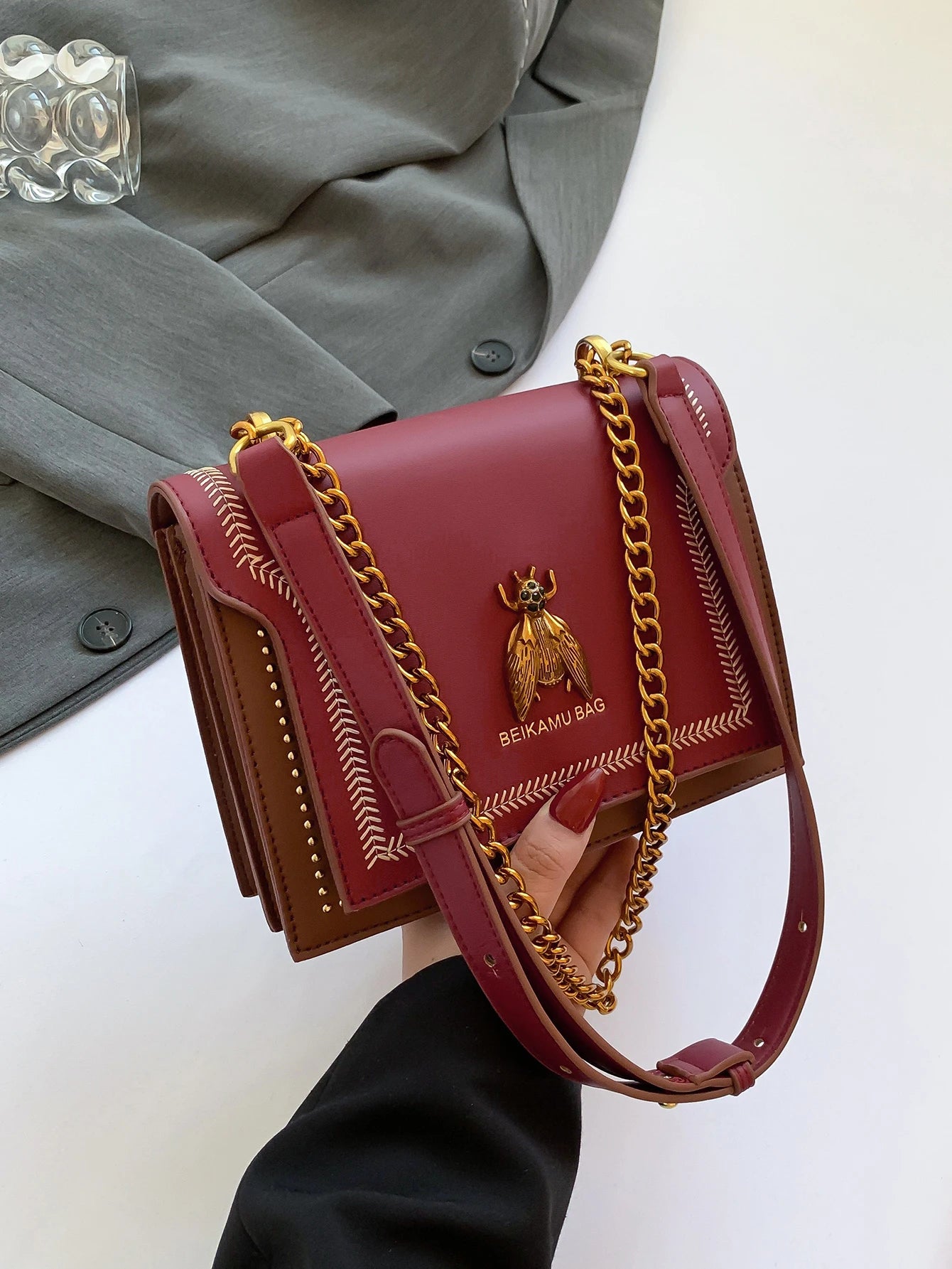 Women’s Chain Shoulder Bag – Versatile Crossbody Design
Fashion Chain Shoulder Bag for Women – Chic Crossbody Style